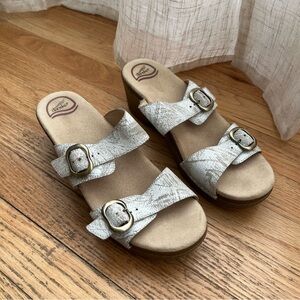 Dansko Sophie Sandals White Distressed Leather size 41